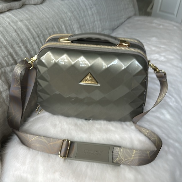 Triforce Makeup Case - Picture 7 of 12